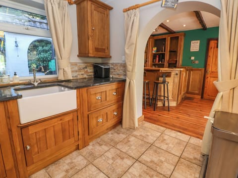 Fridge, dishwasher, electric kettle, toaster