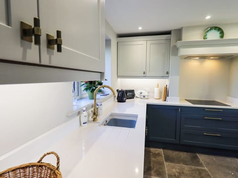 Fridge, dishwasher, cookware/dishes/utensils