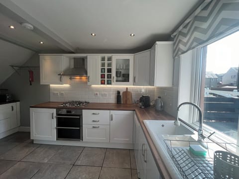 Fridge, dishwasher, electric kettle, toaster