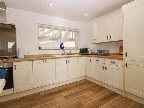 Fridge, dishwasher, electric kettle, toaster