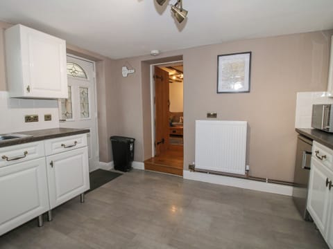 Dishwasher, cookware/dishes/utensils