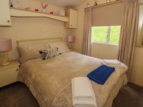 2 bedrooms, individually decorated, individually furnished, free WiFi