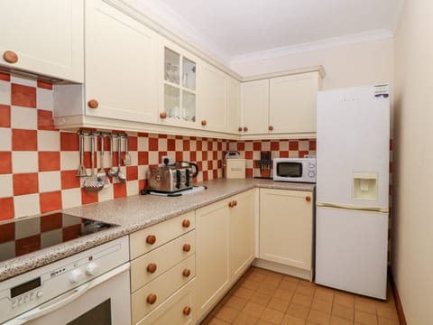 Fridge, dishwasher, electric kettle, toaster