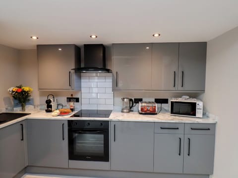 Dishwasher, electric kettle, cookware/dishes/utensils