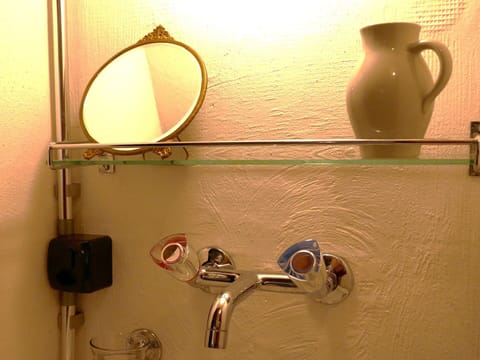 Furniture, Flooring, Home, Floor, Chair, Shade, Apartment, Outdoor Furniture, Houseplant, Kitchen & Dining Room Table