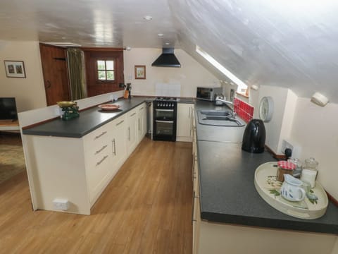 Dishwasher, cookware/dishes/utensils