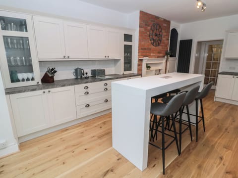 Fridge, dishwasher, electric kettle, toaster