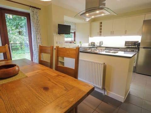 Fridge, dishwasher, electric kettle, toaster