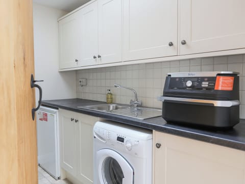 Fridge, dishwasher, electric kettle, toaster