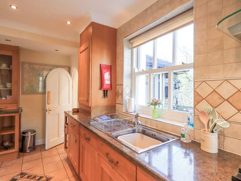 Fridge, dishwasher, electric kettle, toaster