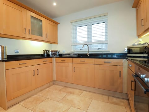 Fridge, dishwasher, electric kettle, toaster