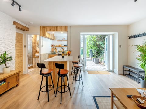 Open plan living space | Little Matthews, Torquay