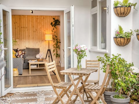 Outdoor | Little Matthews, Torquay