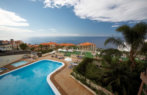 Outdoor pool, pool umbrellas