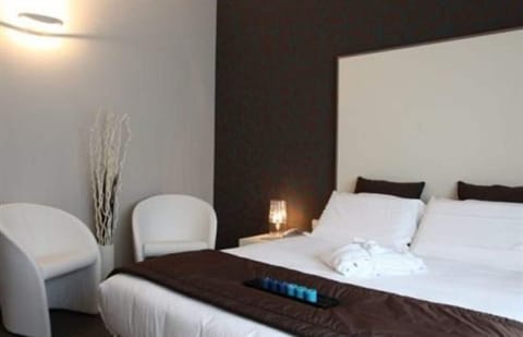 Double Room, 1 King Bed, Park View | Premium bedding, down comforters, minibar, in-room safe