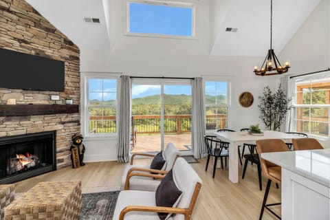 Beautiful Mountain views from the open layout den