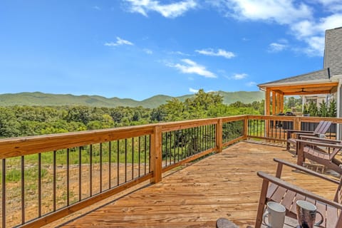 Enjoy nearly 180-degree ALL-seasons views of the stunning Blue Ridge Mountains