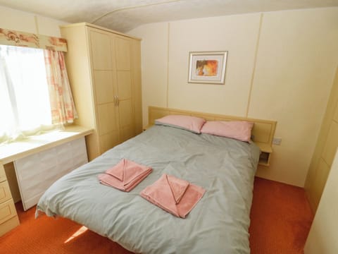 2 bedrooms, individually decorated, individually furnished, free WiFi