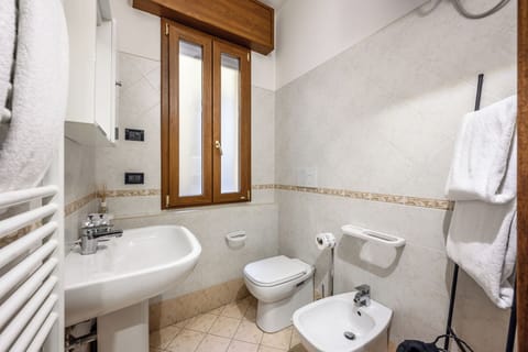 Comfort Apartment | Bathroom | Slippers