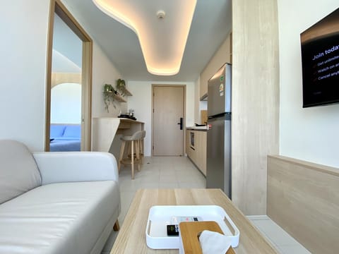 Condo | Living area | Flat-screen TV