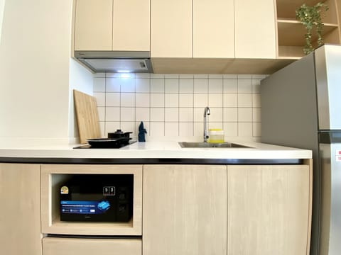 Condo | Private kitchen | Electric kettle, toaster