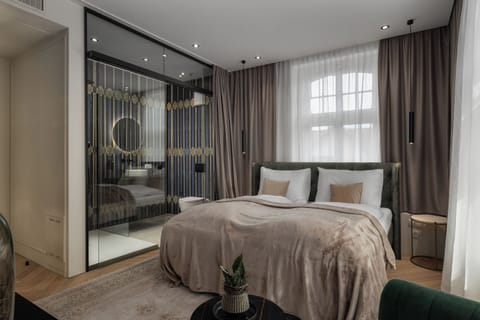 Comfort Double Room | Free WiFi, bed sheets