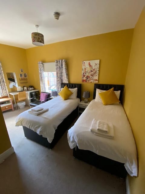 Twin Room | Desk, iron/ironing board, free WiFi