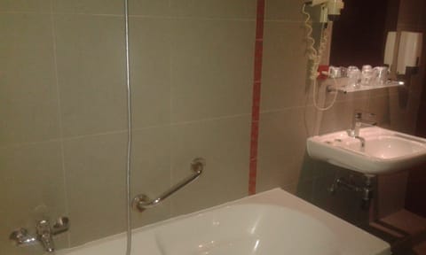 Premium bedding, in-room safe, individually furnished, desk