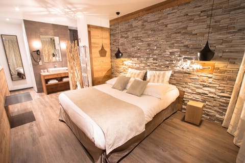 Double Room Chalet  | Desk, soundproofing, free WiFi, bed sheets