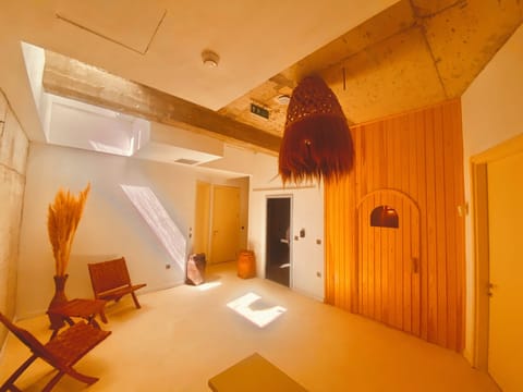 Sauna, steam room, hot stone massages, deep-tissue massages