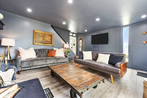 Architecture, Building, Furniture, Indoors, Living Room