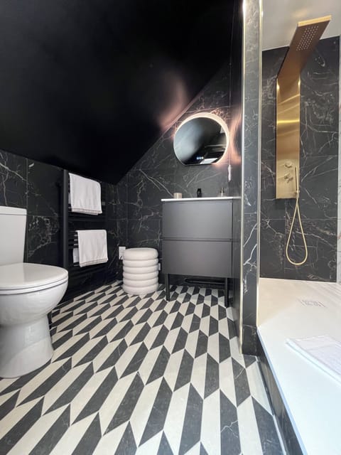 Superior Double or Twin Room, Pool View | Bathroom | Hair dryer, towels, soap, shampoo