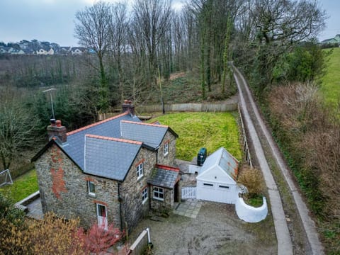 Woodcocks House - 3 Bedroom Holiday Home - Kilgetty (25050)