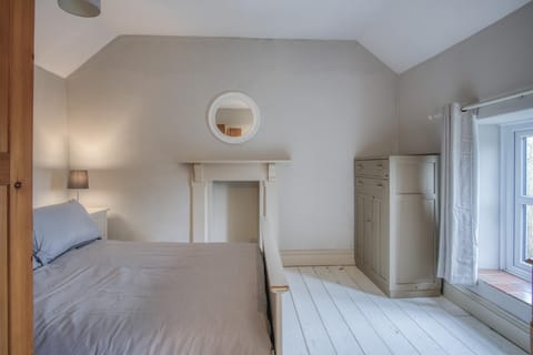 Woodcocks House - 3 Bedroom Holiday Home - Kilgetty (25053)