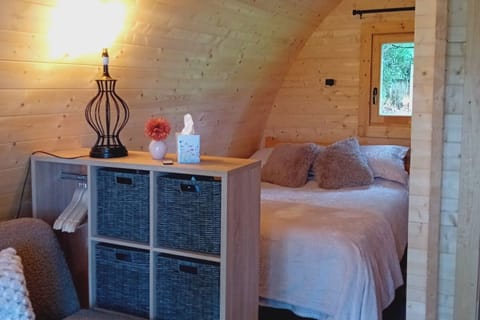The Pod prides itself on the comfortable bed and luxury bed linen provided. The TV is placed so that it can be viewed from here and the living area. 