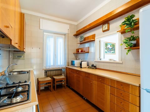 Waterway, Residential Area, Channel, Bank, Lake, Coast, Apartment, River, Reflection, Suburb