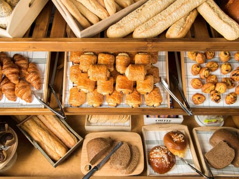 Daily buffet breakfast (EUR 15 per person)