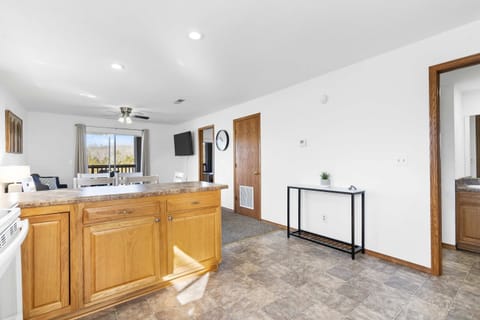 Condo, Multiple Beds, Balcony (Scenic Lakeview) | Interior