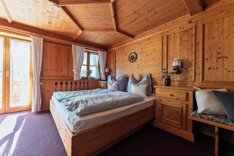 Deluxe Double Room, Mountain View | 2 bedrooms, laptop workspace, soundproofing, free WiFi