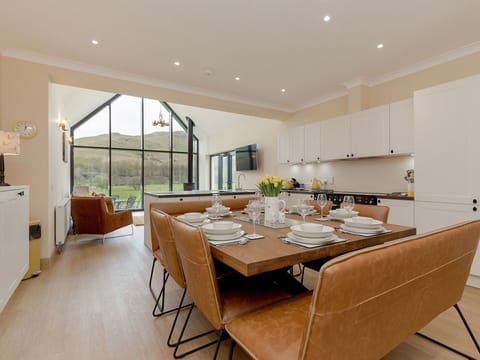 Furniture, Interior Design, Wood, Flooring, Ceiling, Lighting, Room, Floor, Table, Couch