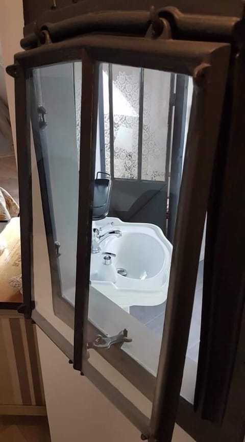 Basic Double Room | Bathroom