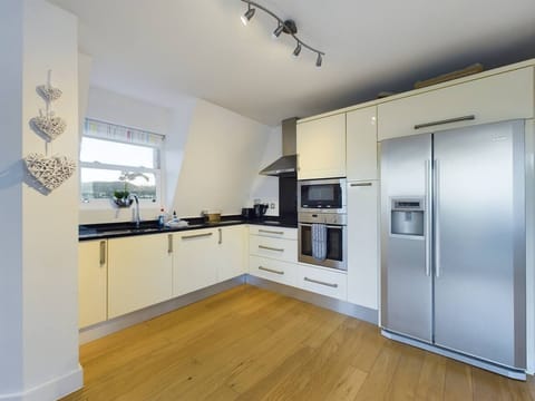 432946a3 a282 4c3c a2b6 68c61b983f4e