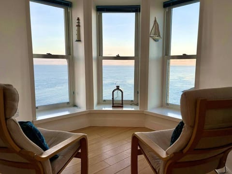 3557c9c0 d194 42d9 9aa0 71a3aa07a6db