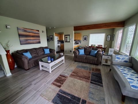 Sunkissed: Ample lighting welcomes late arrivals and moonlit beach walks