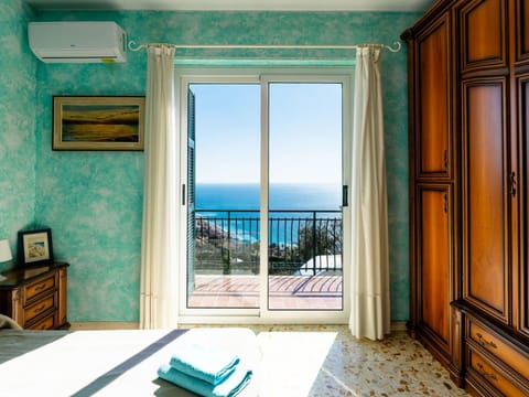 Swimming Pool, Resort, Composite Material, Recreation, Leisure, Shade, Vacation, Resort Town, Leisure Centre