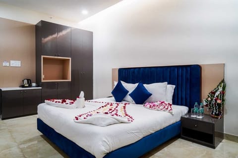 Premium Room | In-room safe, soundproofing, bed sheets