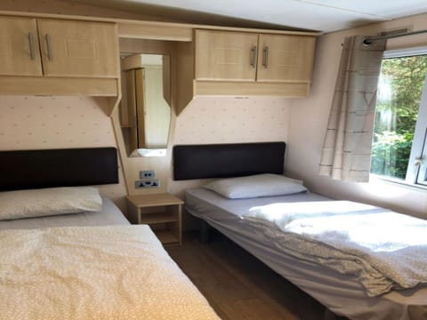 Chalet | 2 bedrooms, individually furnished, bed sheets