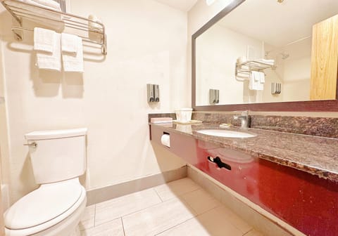 Double Room, Non Smoking | Bathroom | Combined shower/tub, hair dryer, towels, soap