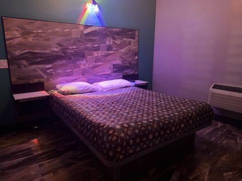 Business Room | Free WiFi