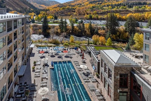 Riverfront Resort and Spa Pool and Hot Tubs